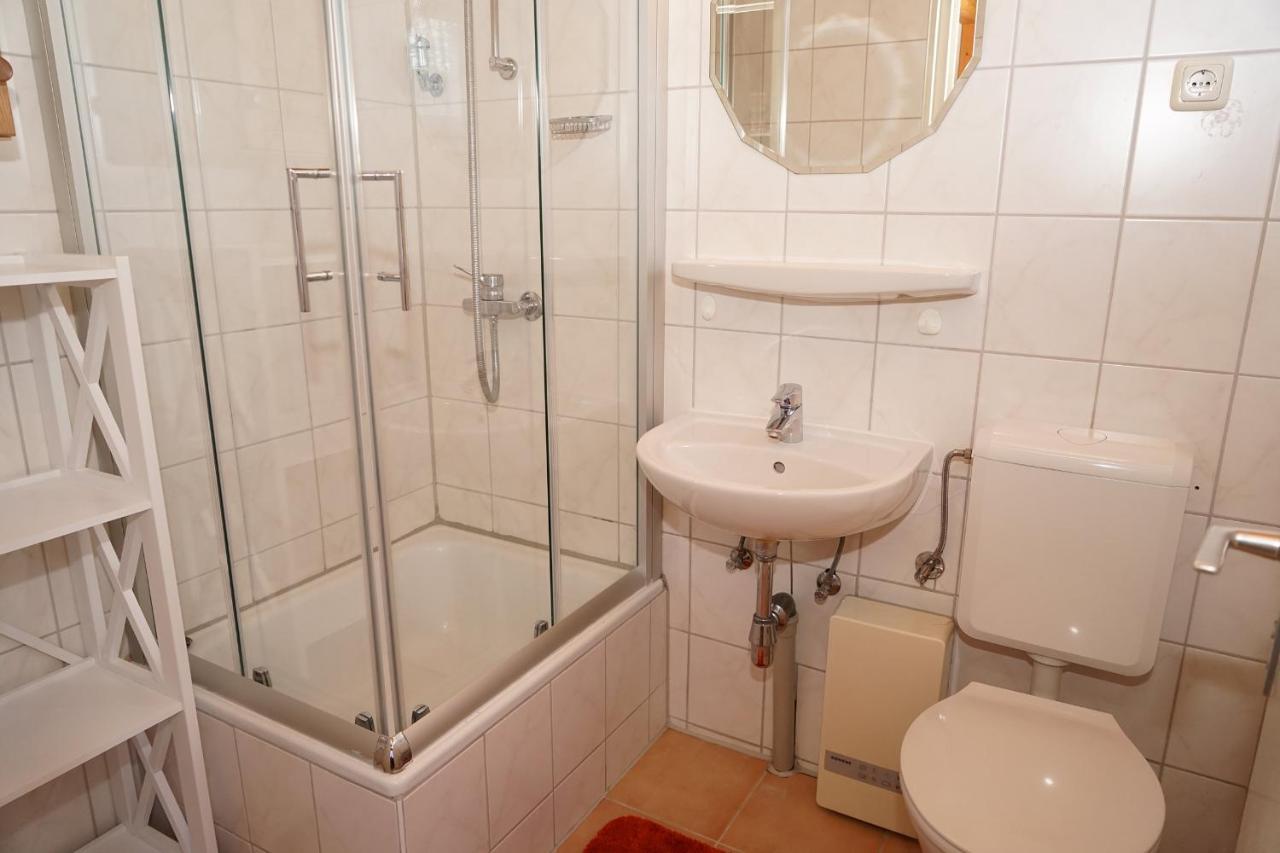 Vila Zeltdachhaus Mit Grossem Grundstue Damp Exteriér fotografie