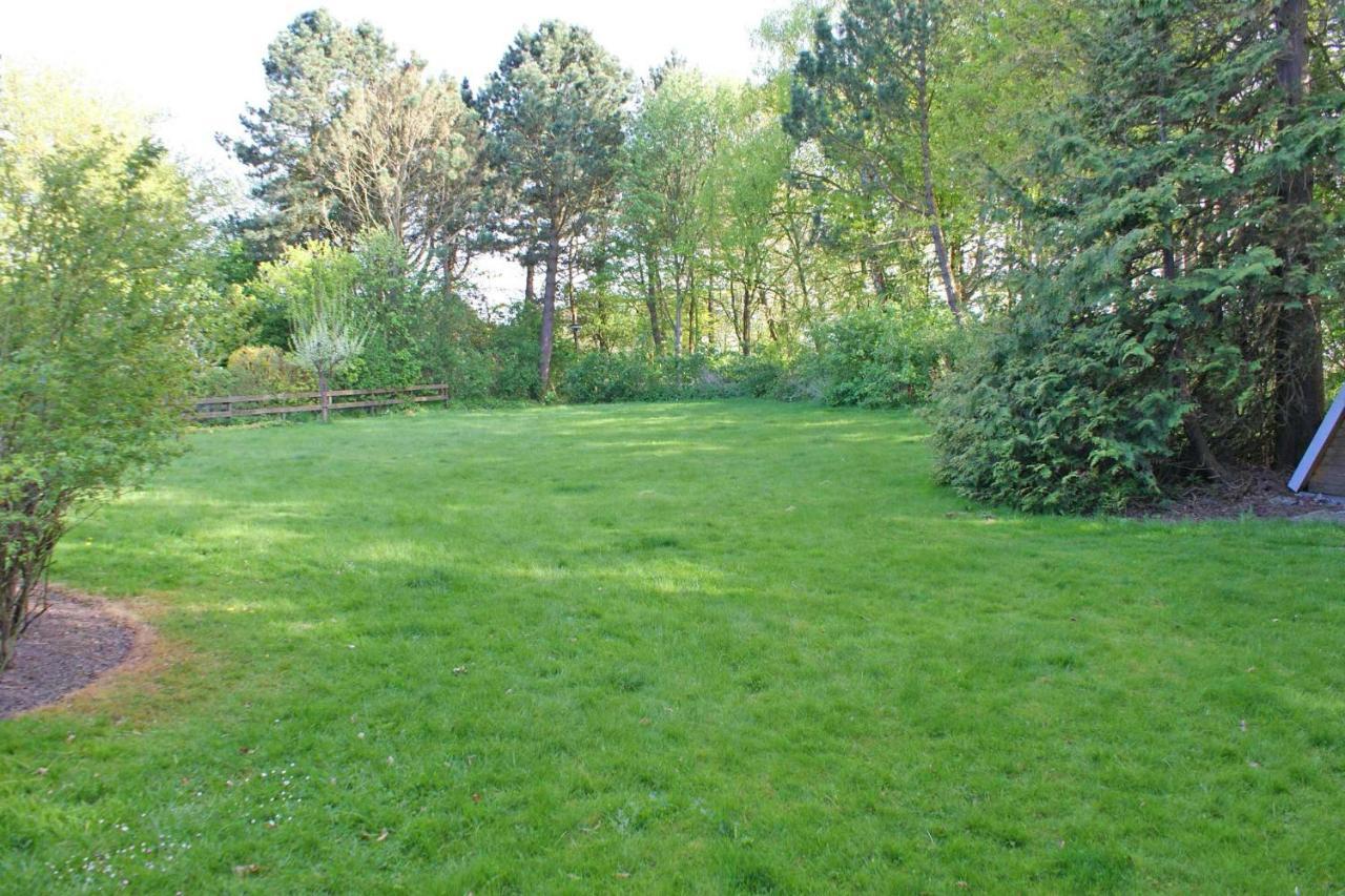 Vila Zeltdachhaus Mit Grossem Grundstue Damp Exteriér fotografie